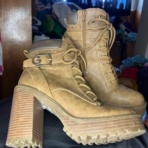 Guess Women's Brown Lace-Up Chunky Heel Boots